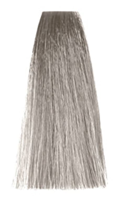 Platininė pelenų blondinė