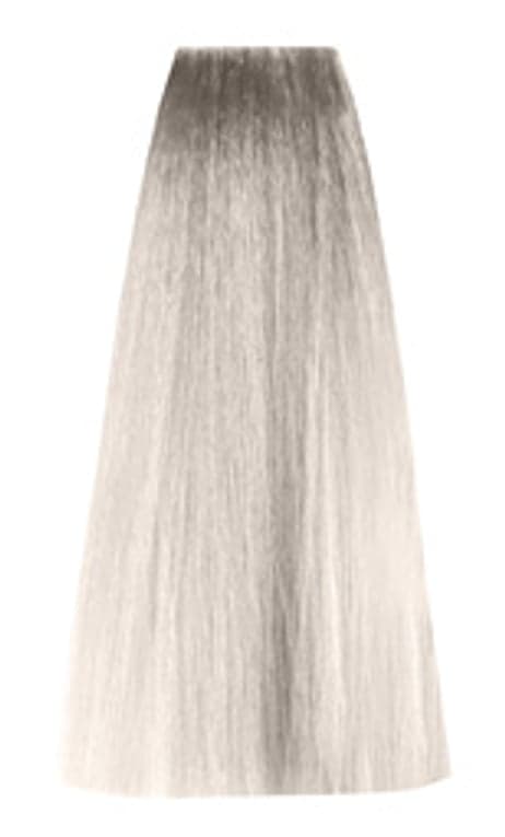 Ypač šviesinanti natūrali blondinė